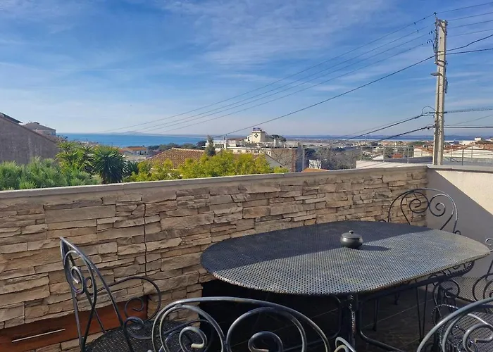 Le Bateau De Villa Sète